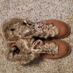 Women's Fuzzy Winter Boots 7.5